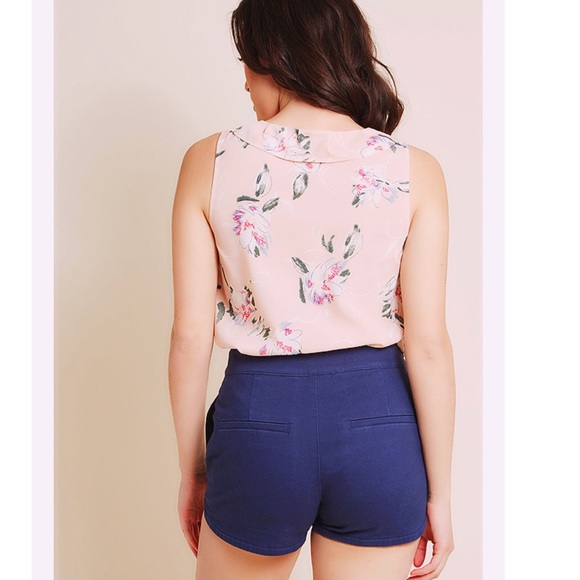 New ModCloth Lace Up Lady Collar Floral Tank Top - Picture 2 of 3